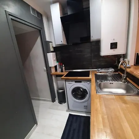 2 Pieces, Proche Rer, Bus Et Chateau Apartment *