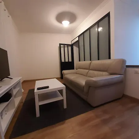 2 Pieces, Proche Rer, Bus Et Chateau Apartment